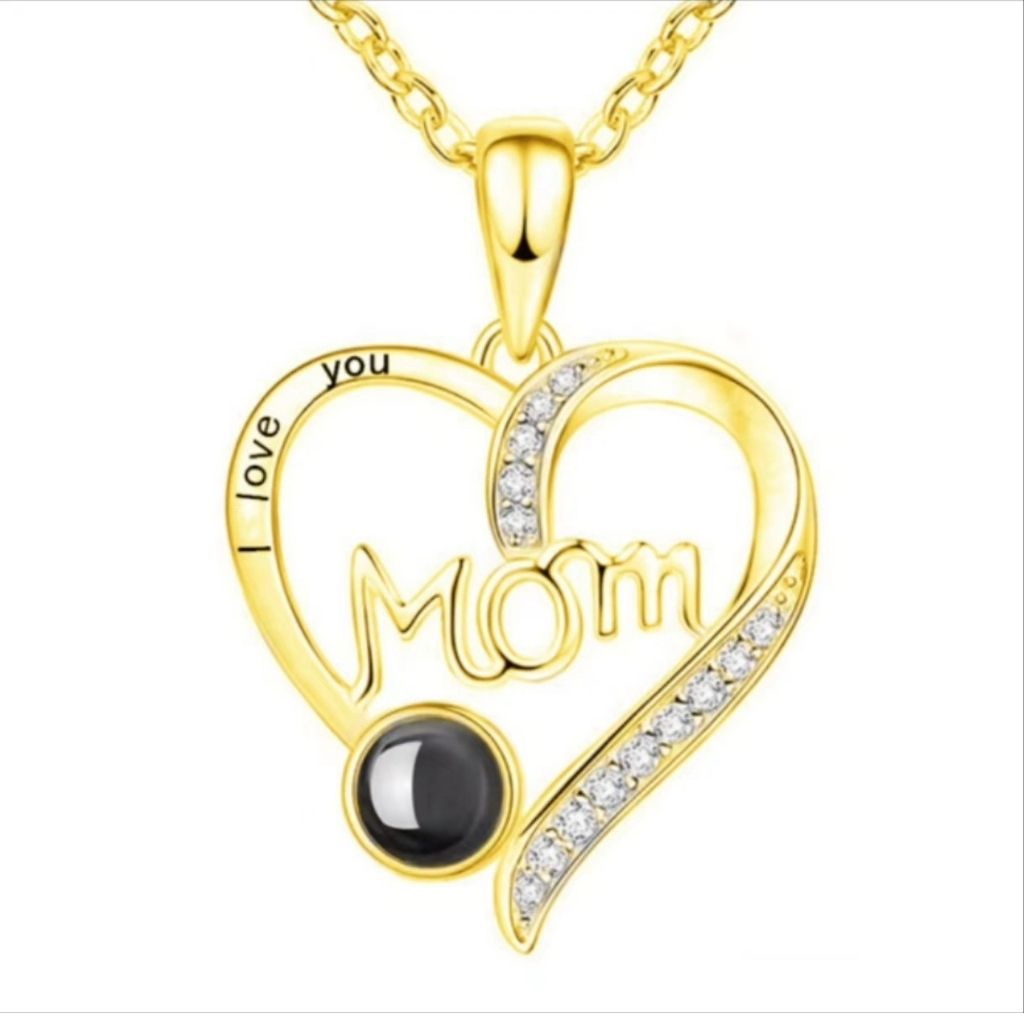 Cadena Regalo Para Mama Y Caja Con Rosas